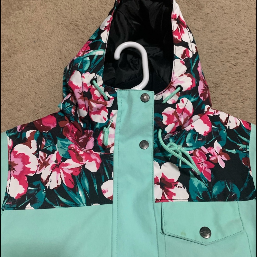 Aperture snowboard/ski jacket